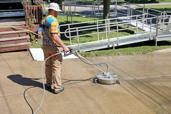 edgewaterpro-concrete-cleaning